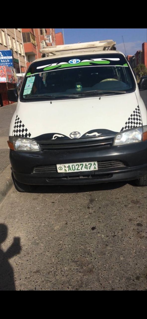 Toyota Dolphin 2LT Turbo – 1998 - Image