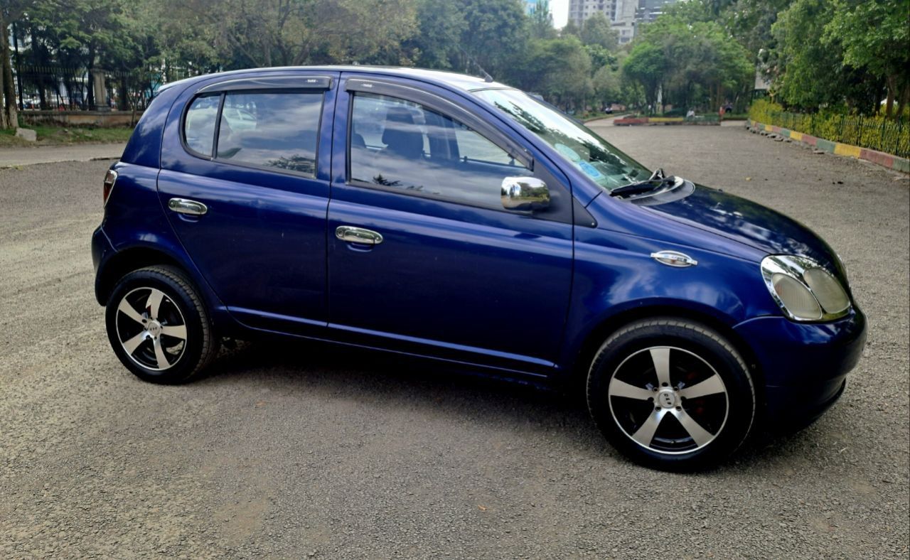 TOYOTA YARIS VITZ