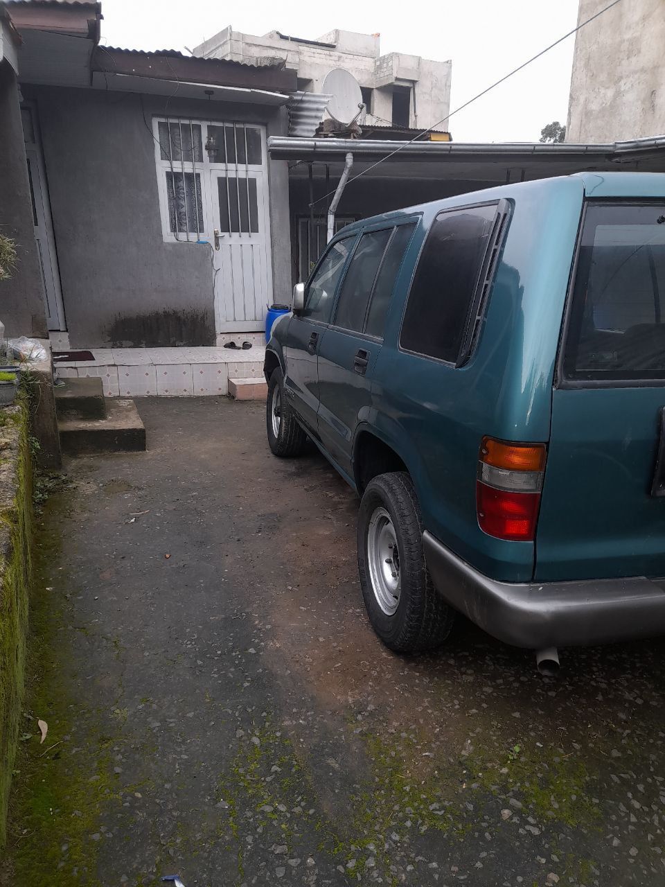 Isuzu Trooper  - Image
