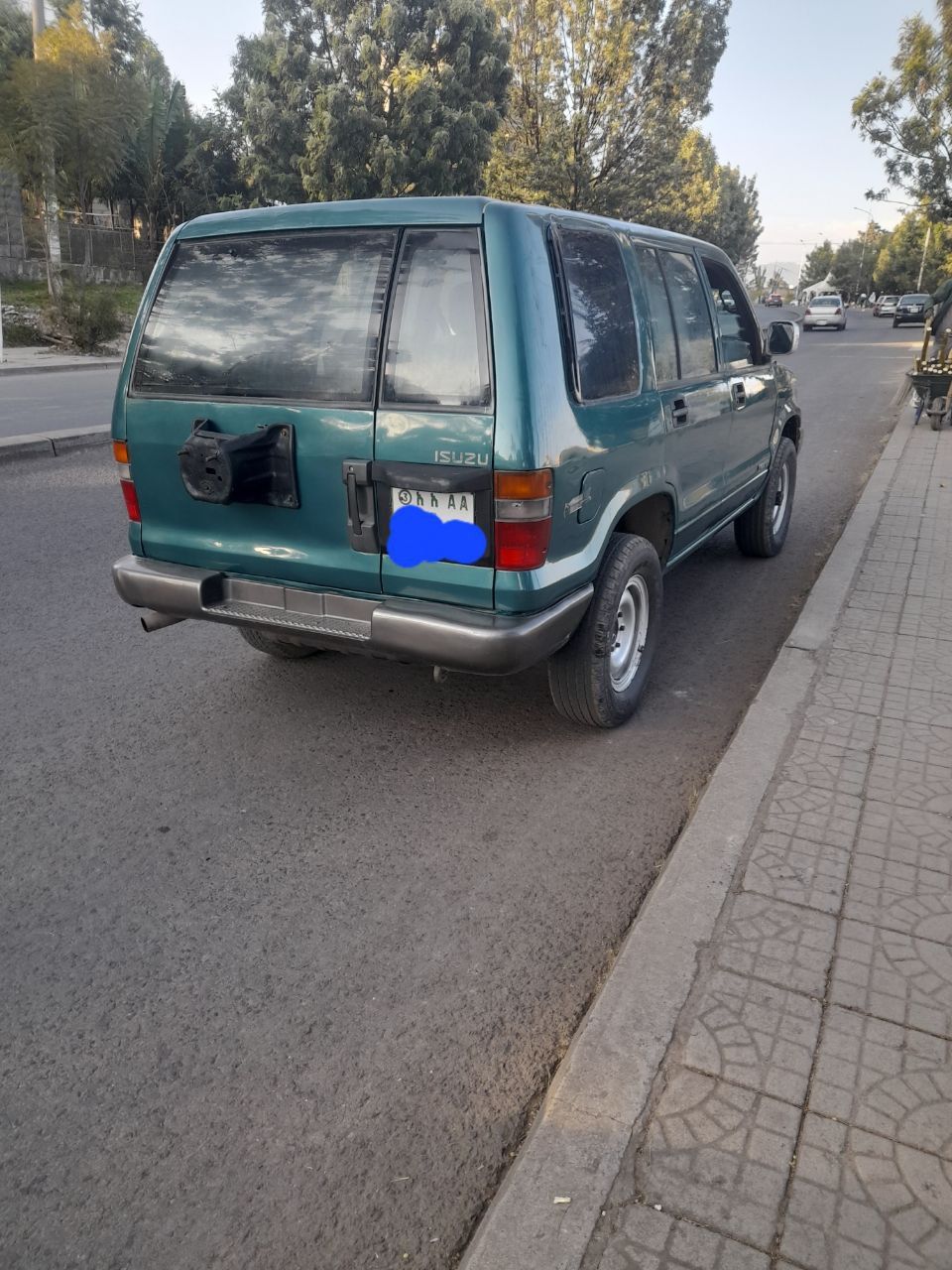 Isuzu Trooper  - Image