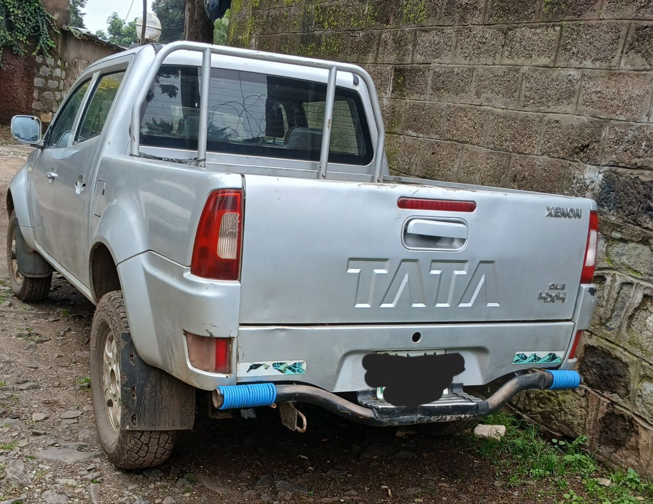 TATA XENON - Image