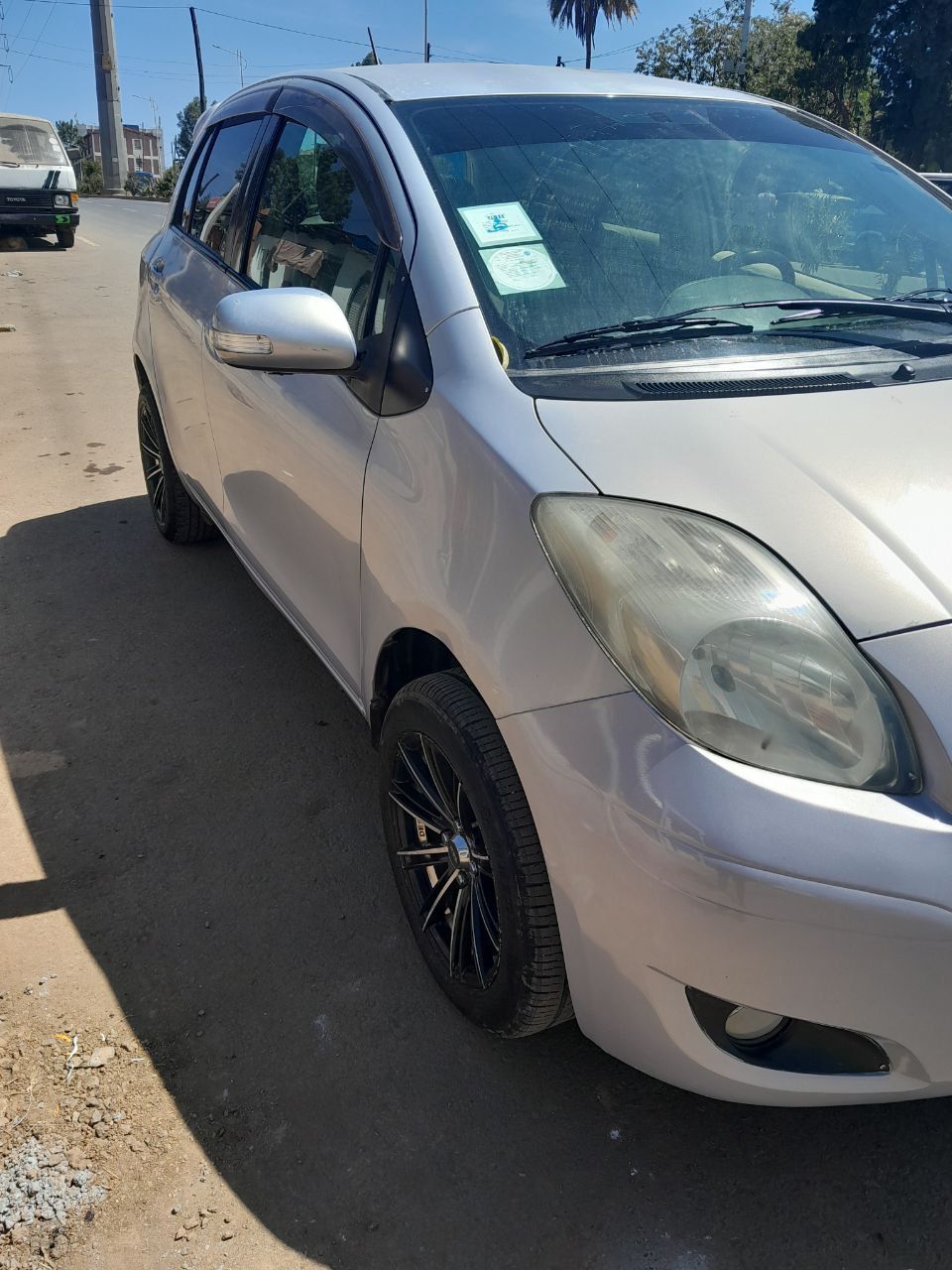 Toyota yaris compact 2010 - Image