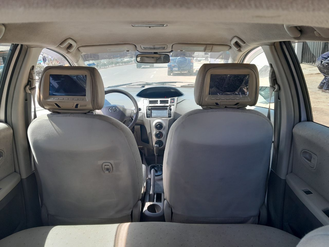 Toyota yaris compact 2010 - Image
