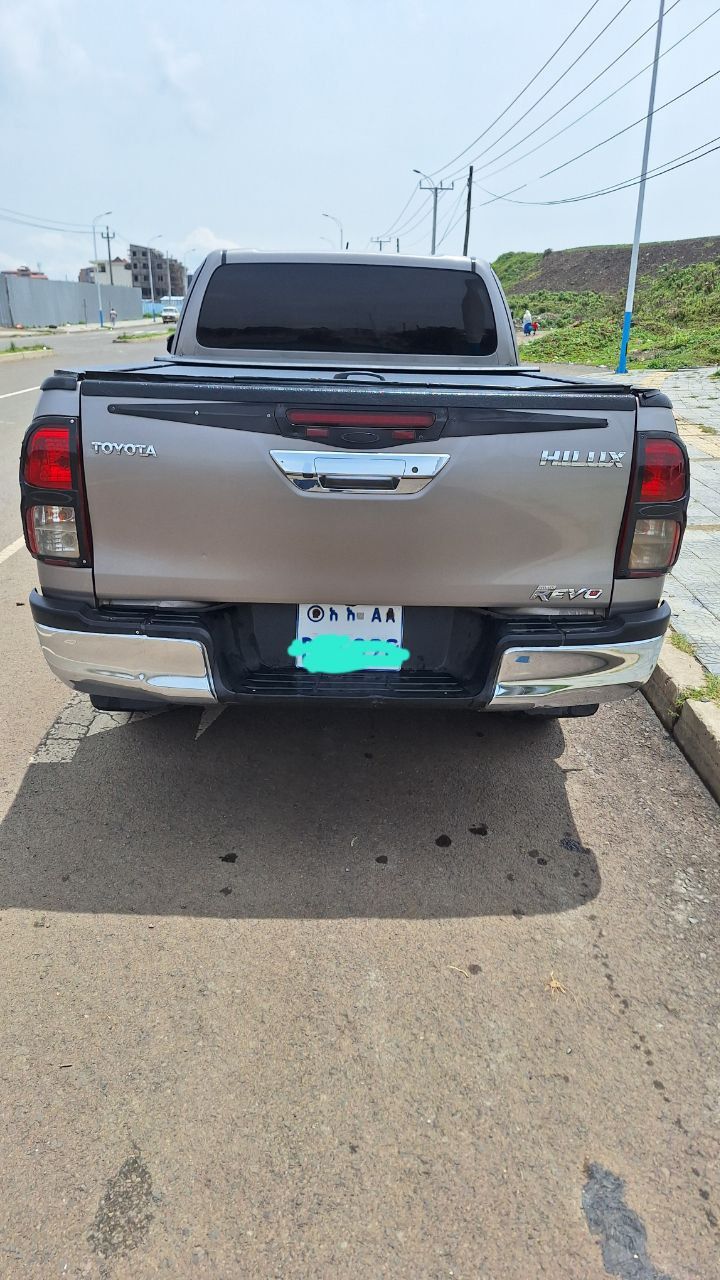 Toyota Hilux 2020 - Image