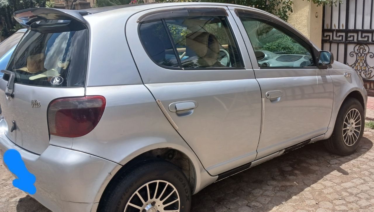 Toyota Vitz 2001
