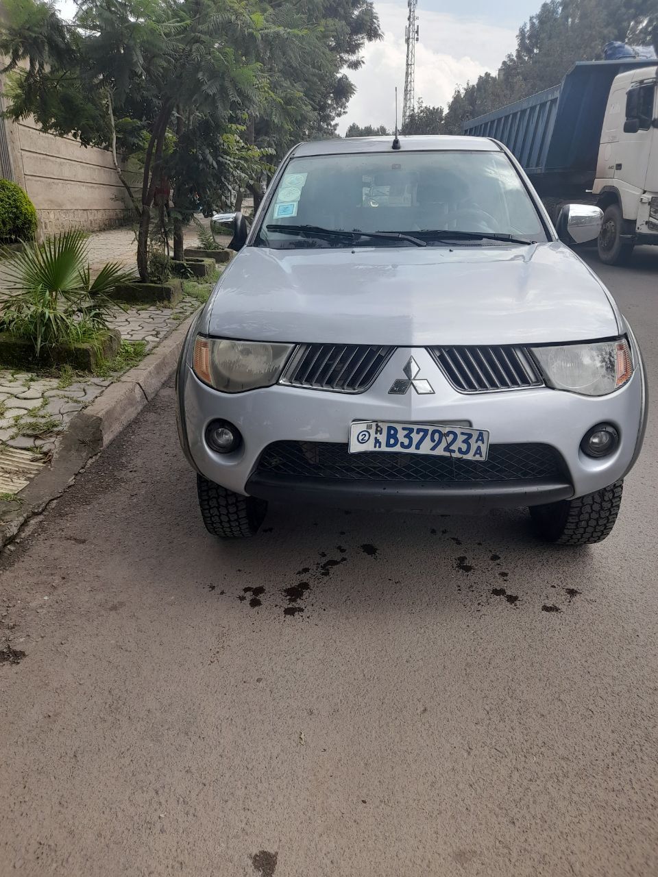 Mitsubishi pickup L200 2007 - Image