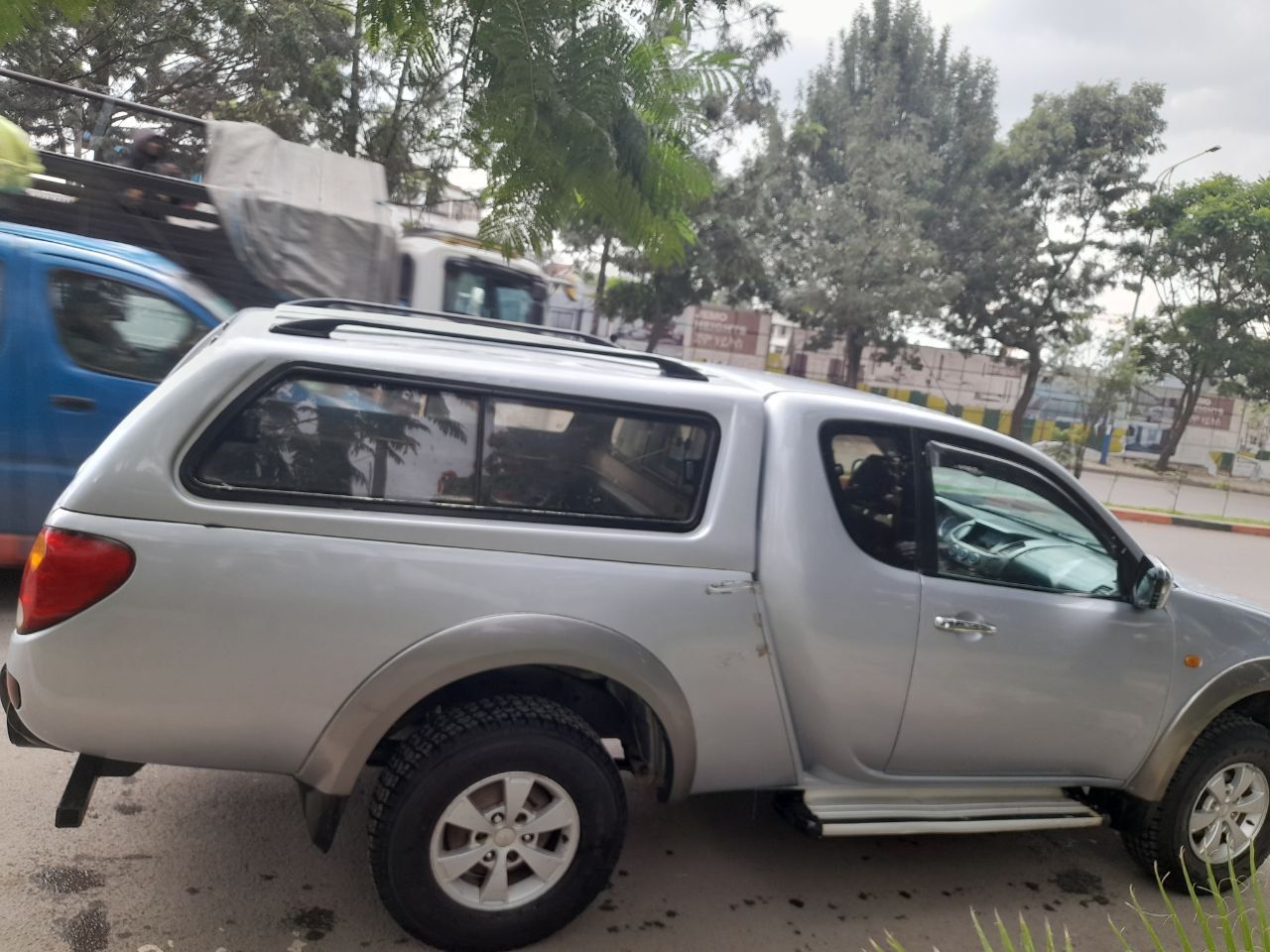 Mitsubishi pickup L200 2007 - Image