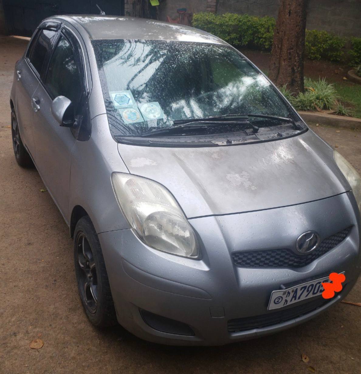 Toyota compact yaris 2009