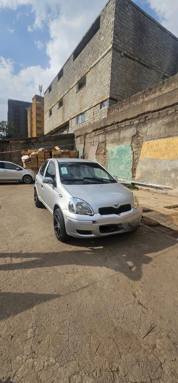 Toyota  Vitz 2004 - Image