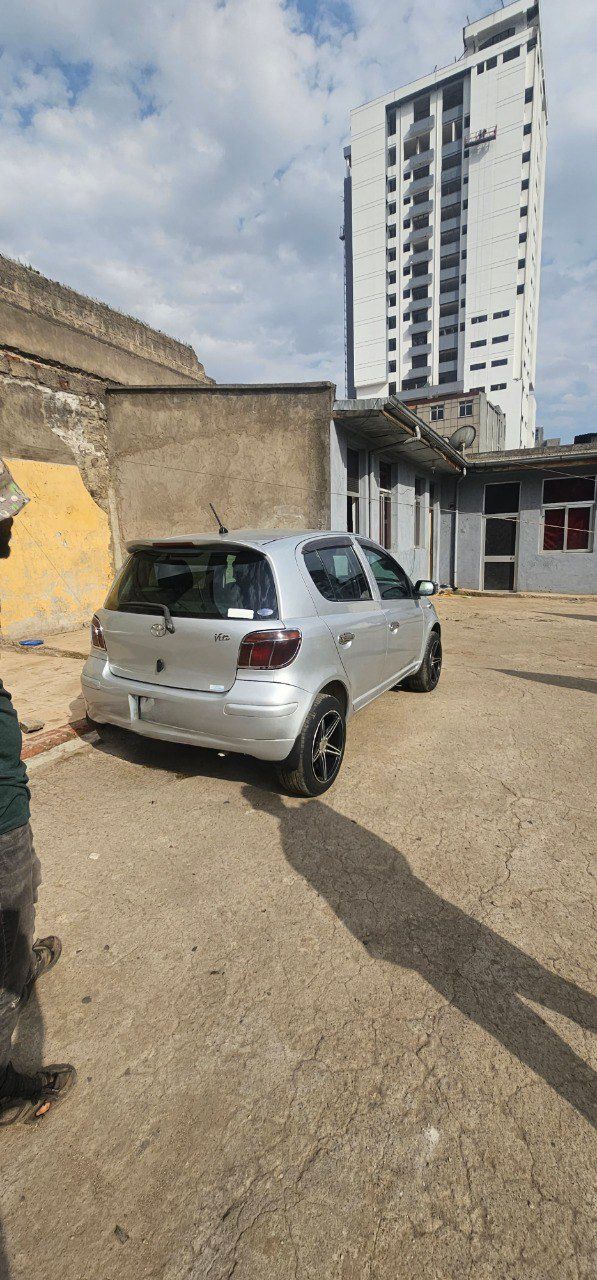 Toyota  Vitz 2004 - Image