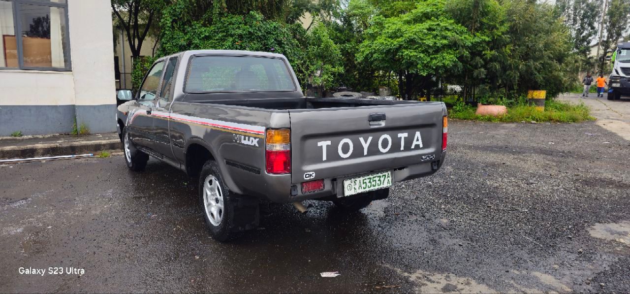 Toyota Hilux 1996 - Image