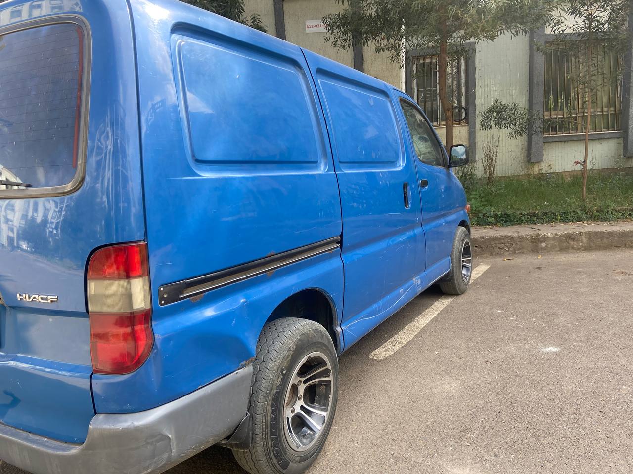 Toyota Haice Dolphin Van Short  - Image