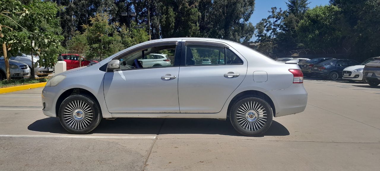 Toyota yaris belta 2009