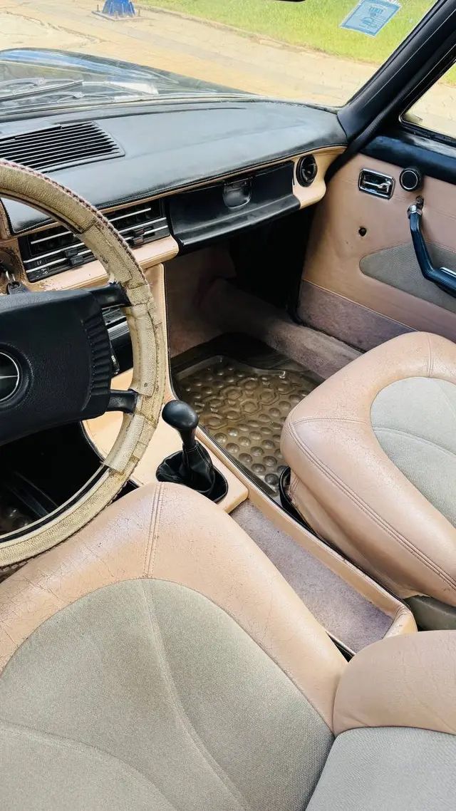 Mercedes 200 1971 - Image