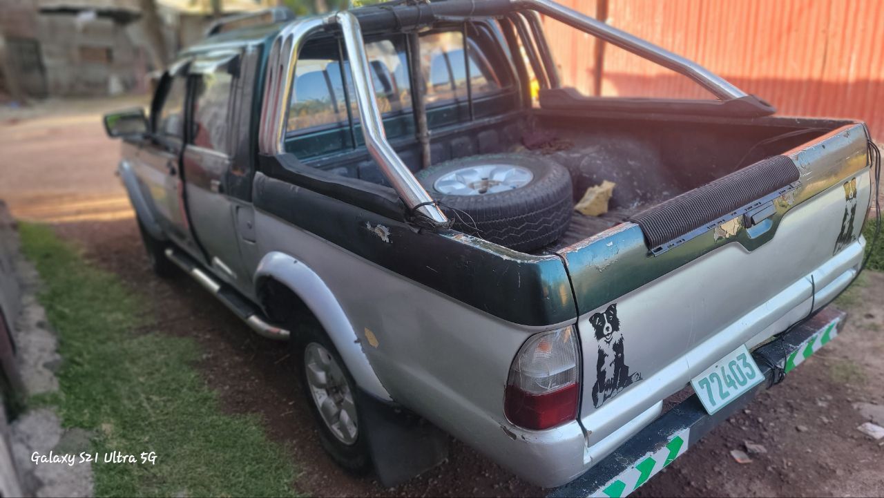 Mitsubishi L200 Pickup - Image