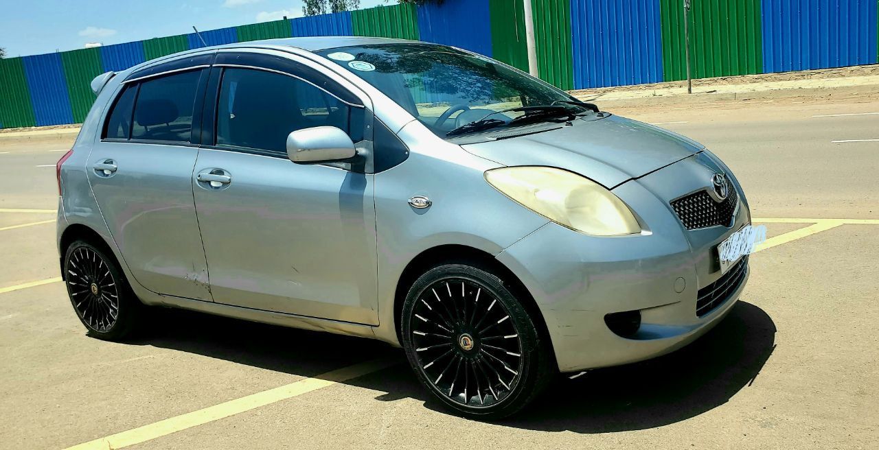 Toyota Yaris Compact 2007 - Image