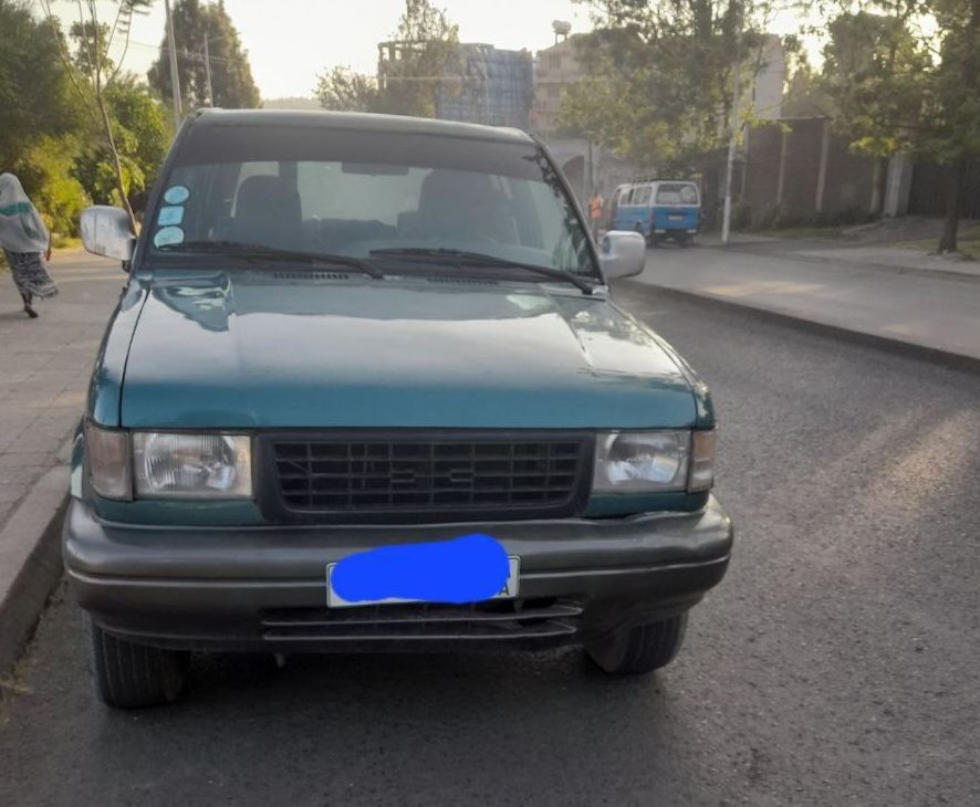 Isuzu Trooper - Image