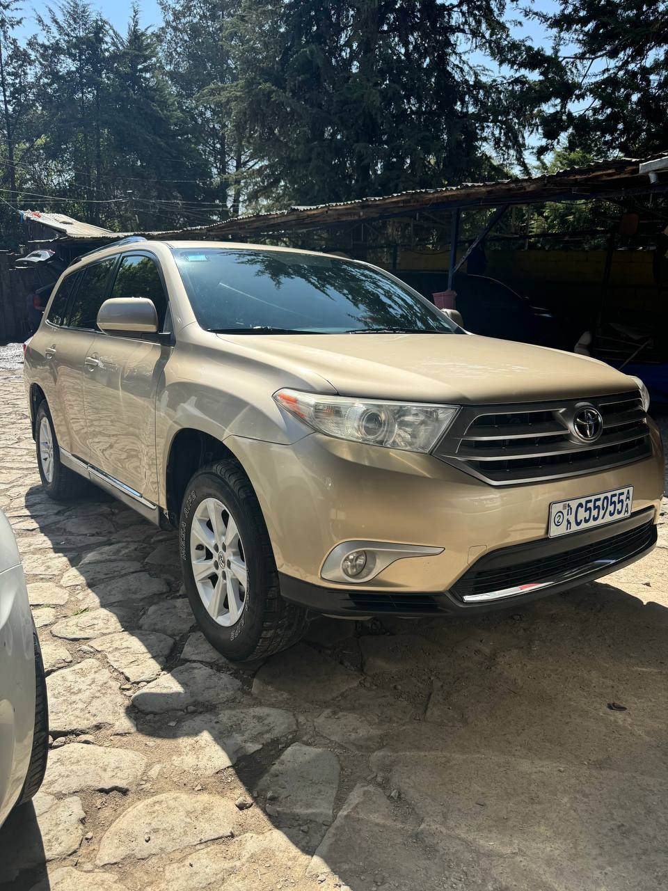 Emabassy Toyota Highlander