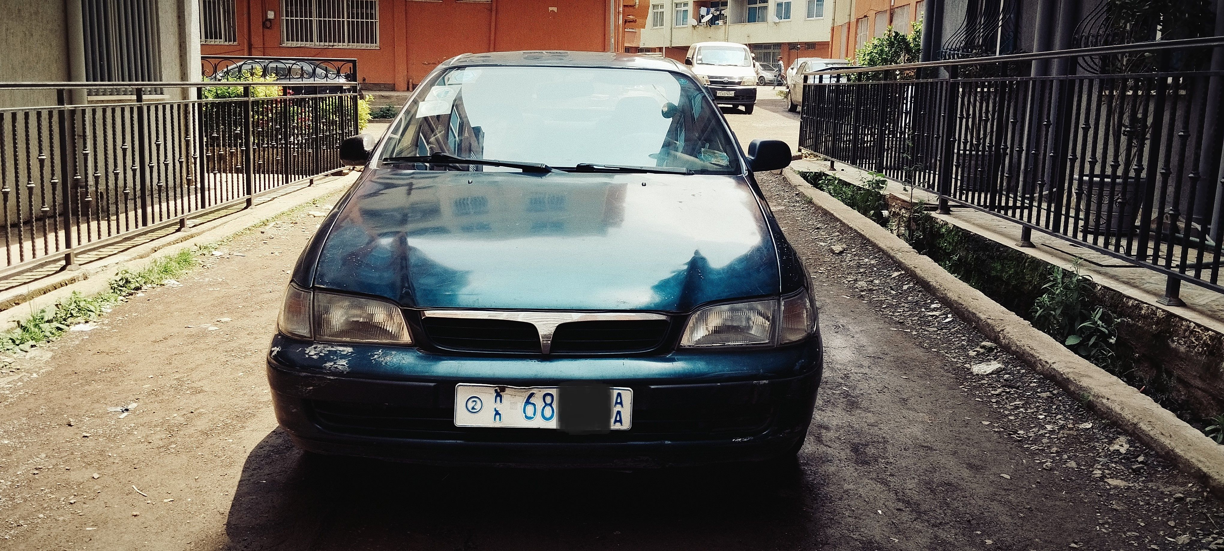 Toyota Carina E, 1.6 Sedan - Image