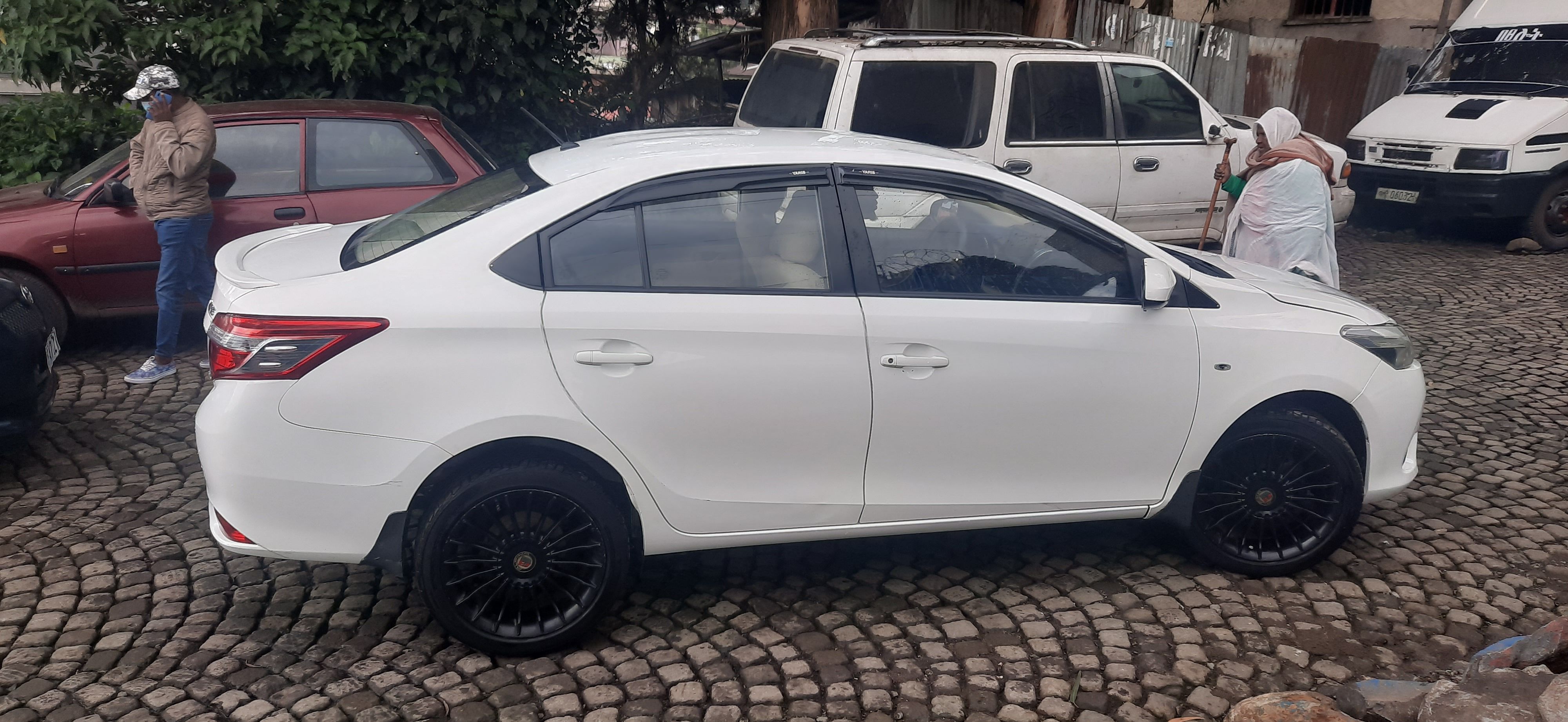 Toyota yaris sedan 2014