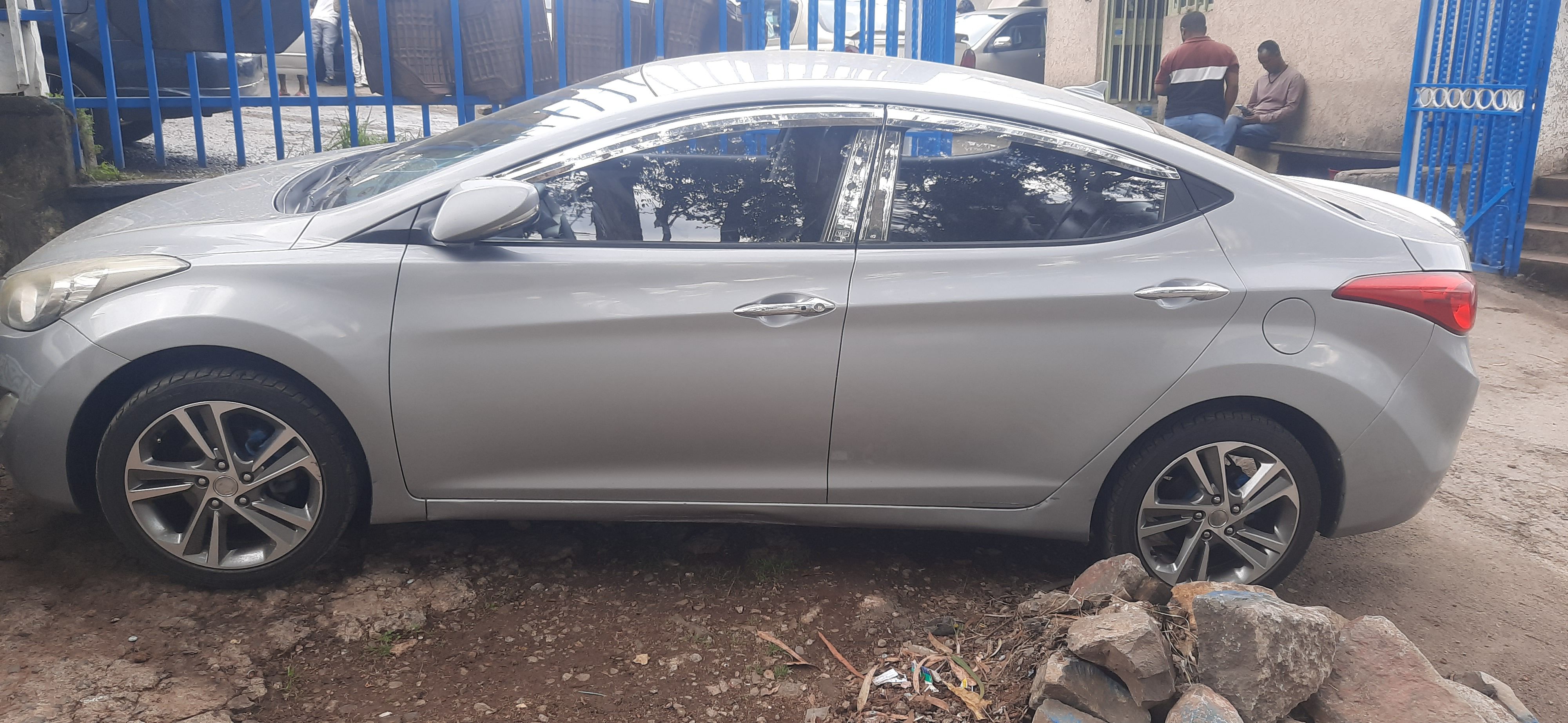 Hyundai avante 2012