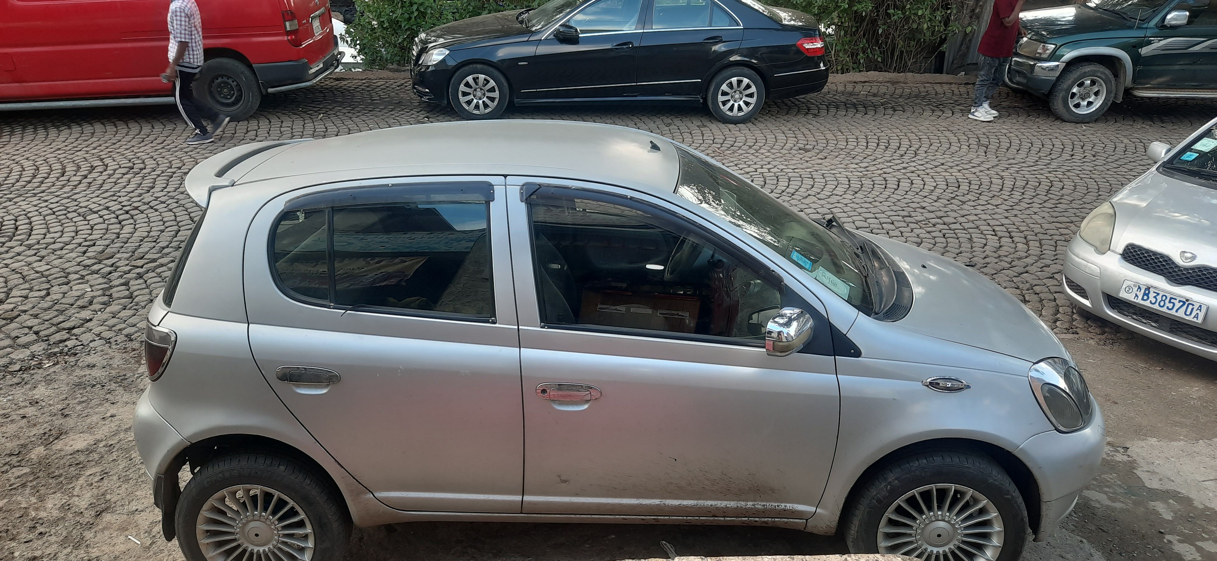 Toyota vitz yaris 2004 model