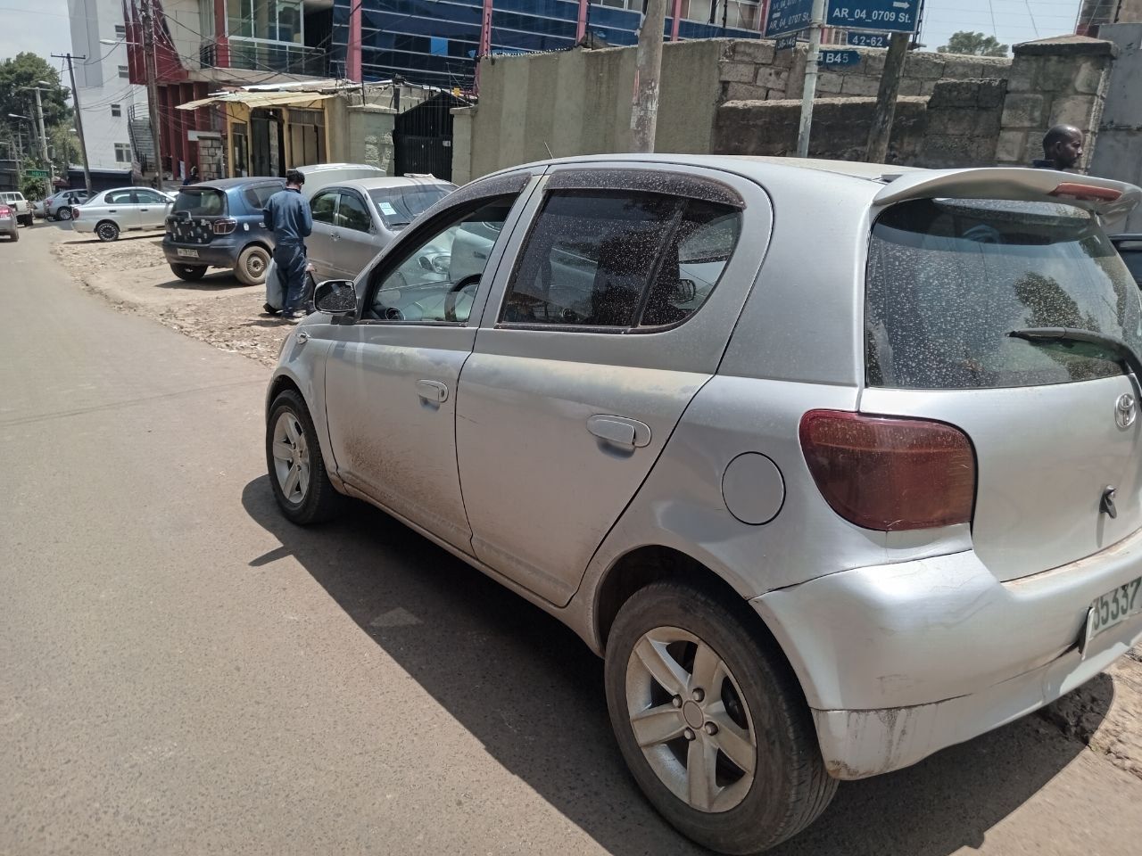 Toyota vitz 2001 it has bank loan