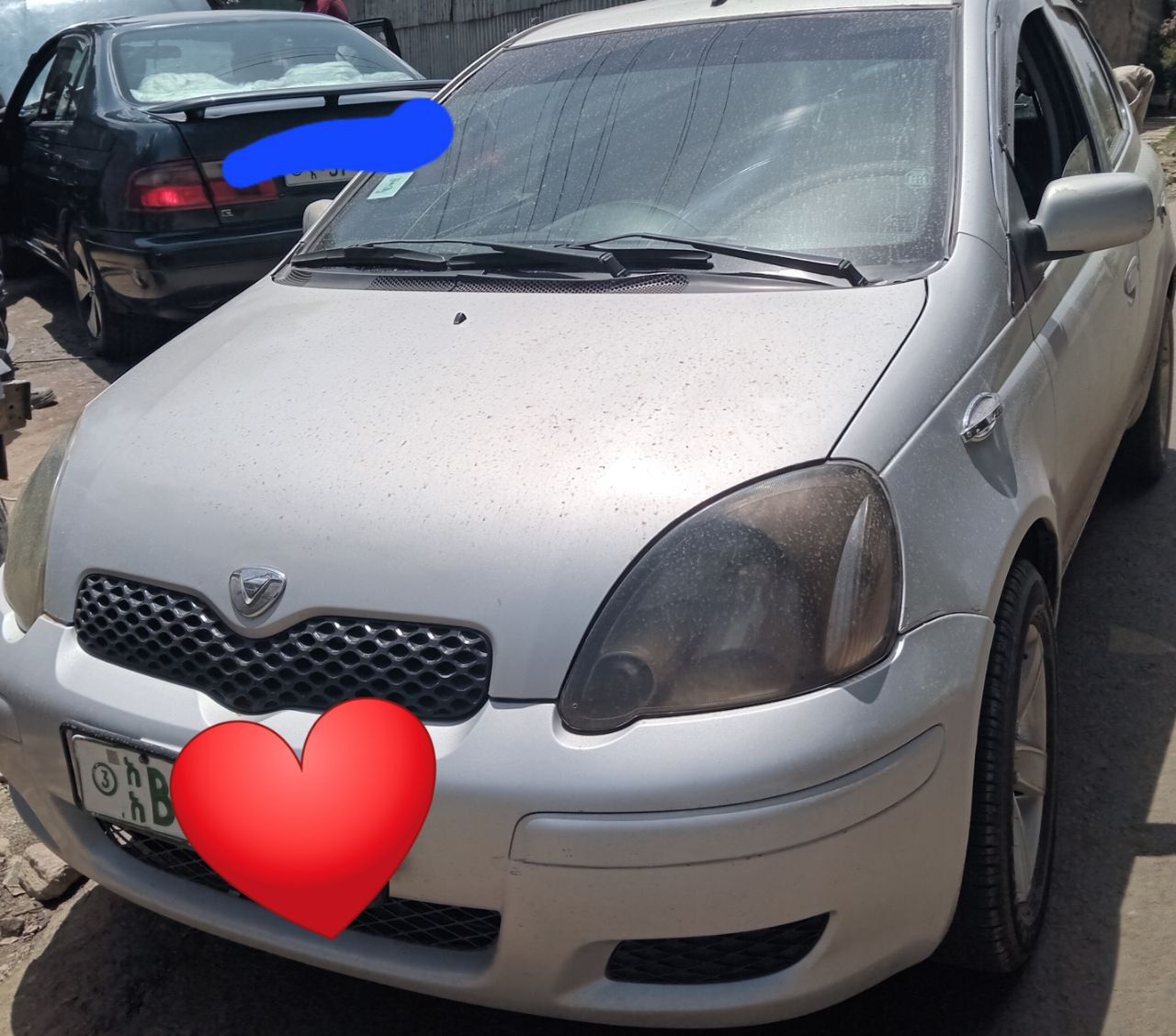 Toyota vitz 2001 it has bank loan - Image