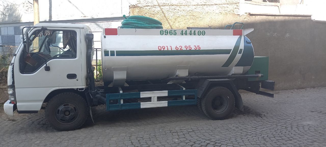 Isuzu kinijit 2008 ,water truck