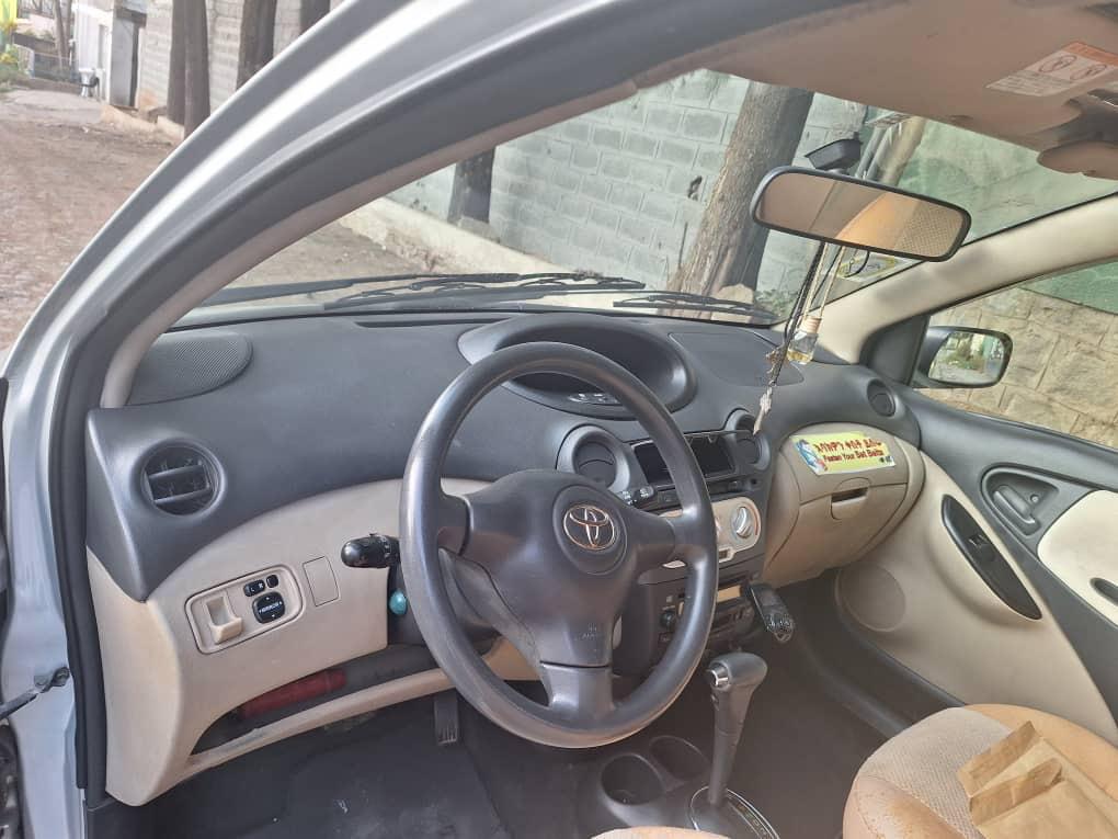  Vitz - Image