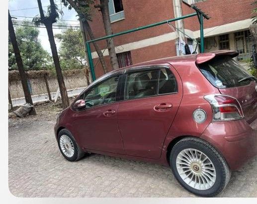 Toyota Yaris Compact 2010 - Image