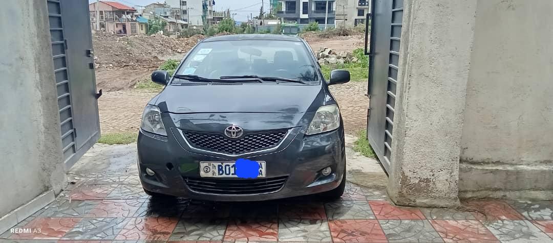 Toyota Yaris Sedan 2010 - Image