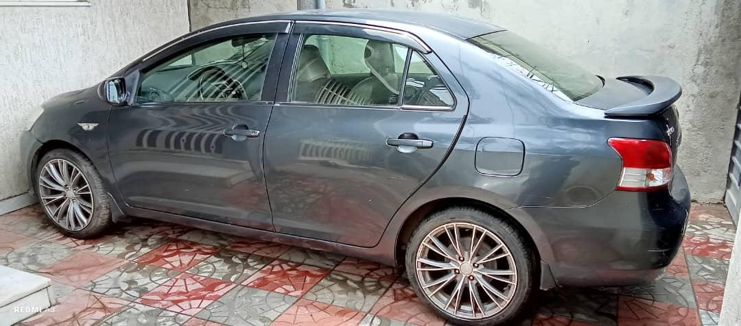 Toyota Yaris Sedan 2010 - Image