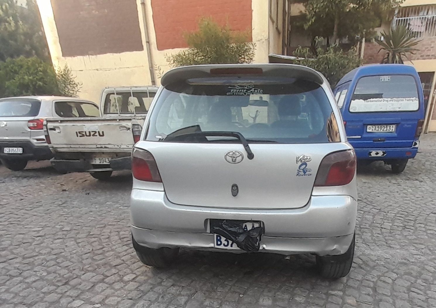Vitz 2001