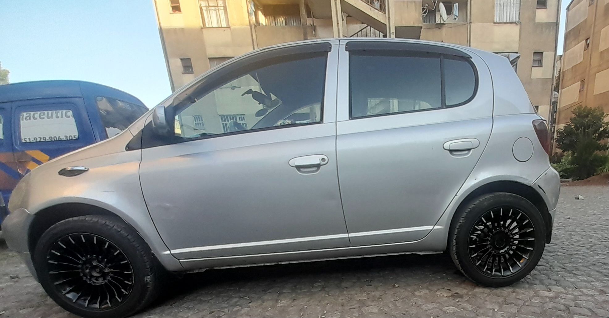 Vitz 2001 - Image