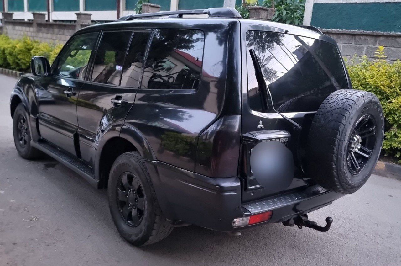 Mitsubishi Pajero 2005 - Image