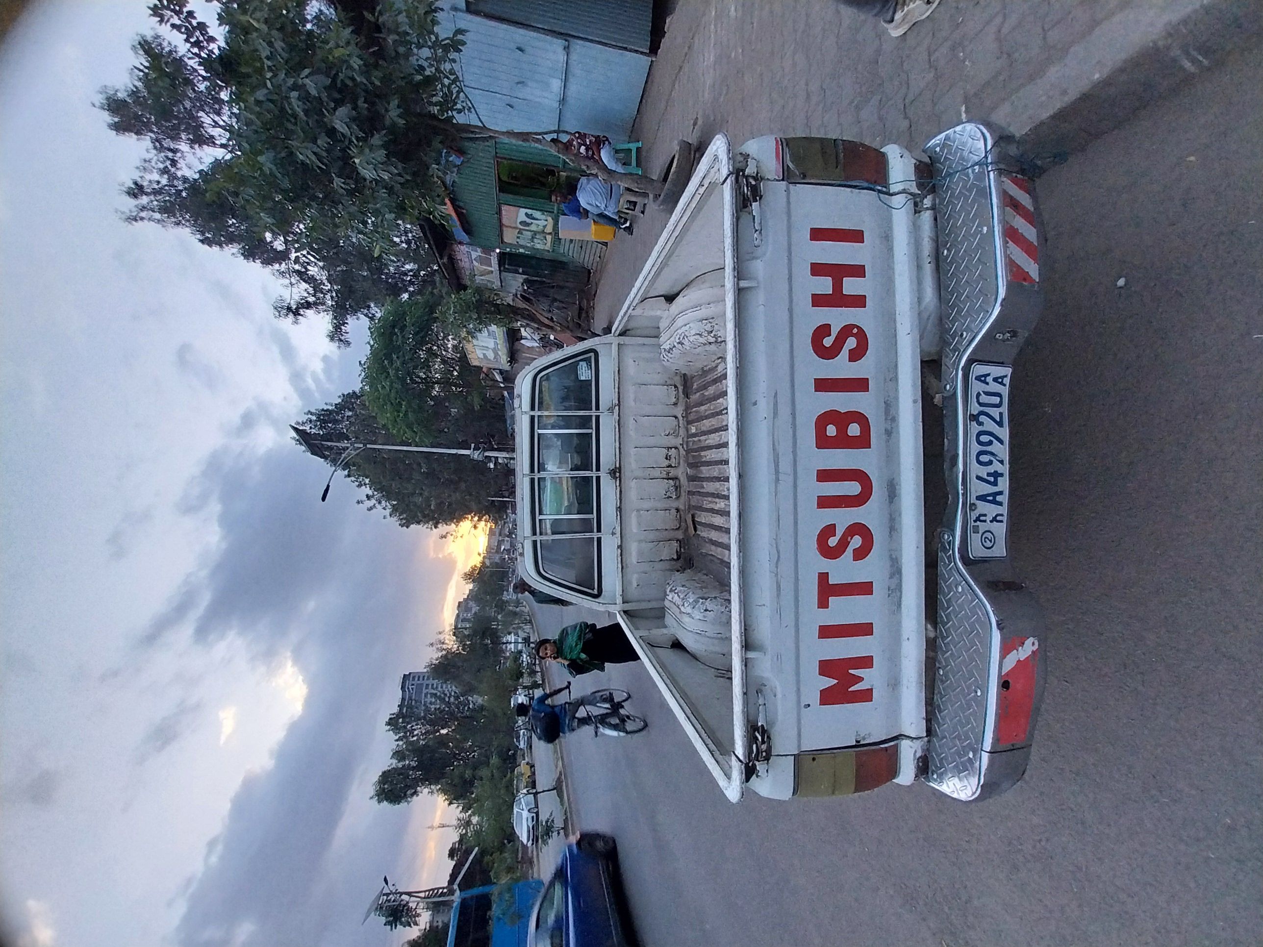 Mistibushi pickup 1991 - Image
