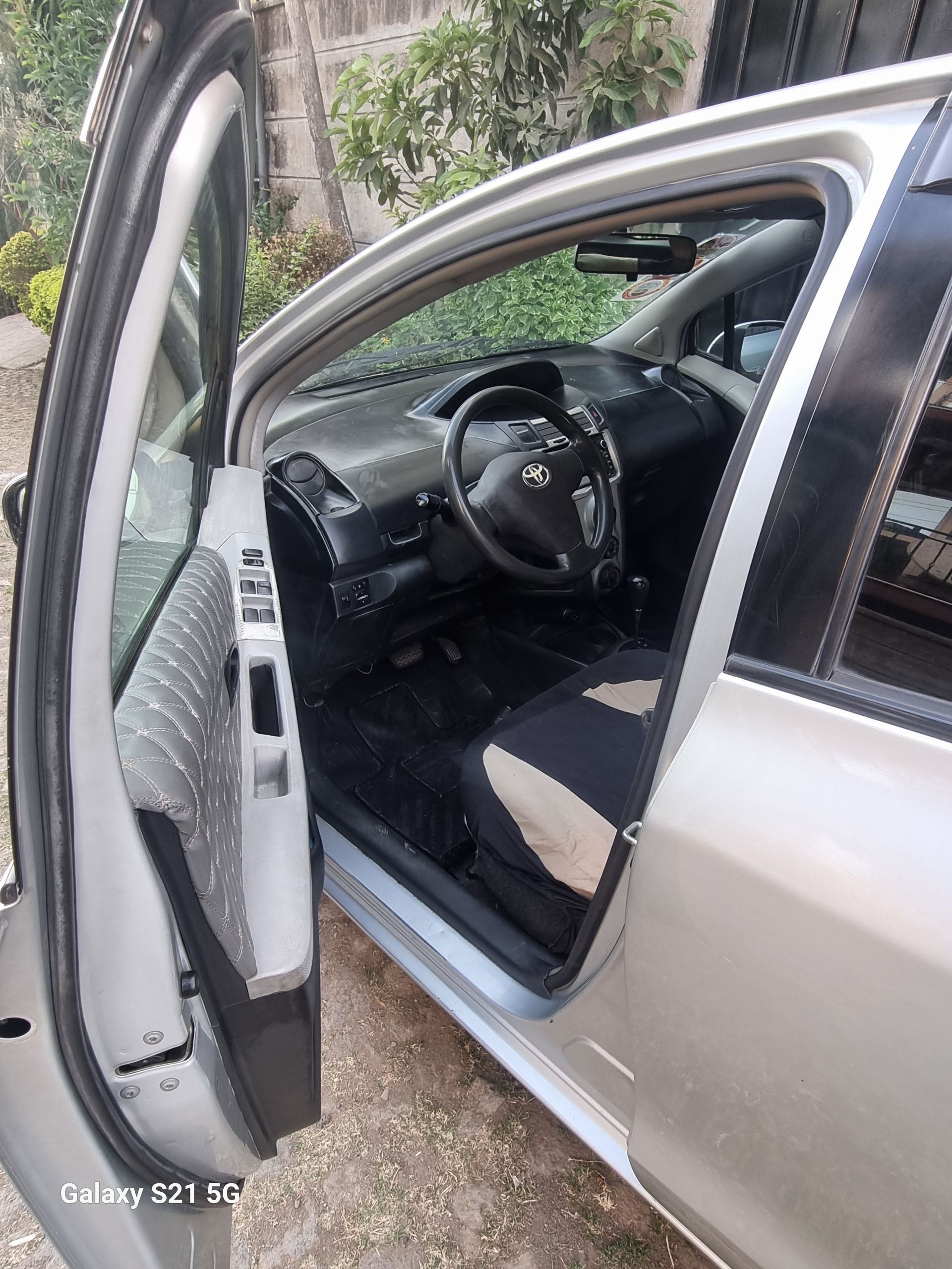 Toyota compact 2008 - Image