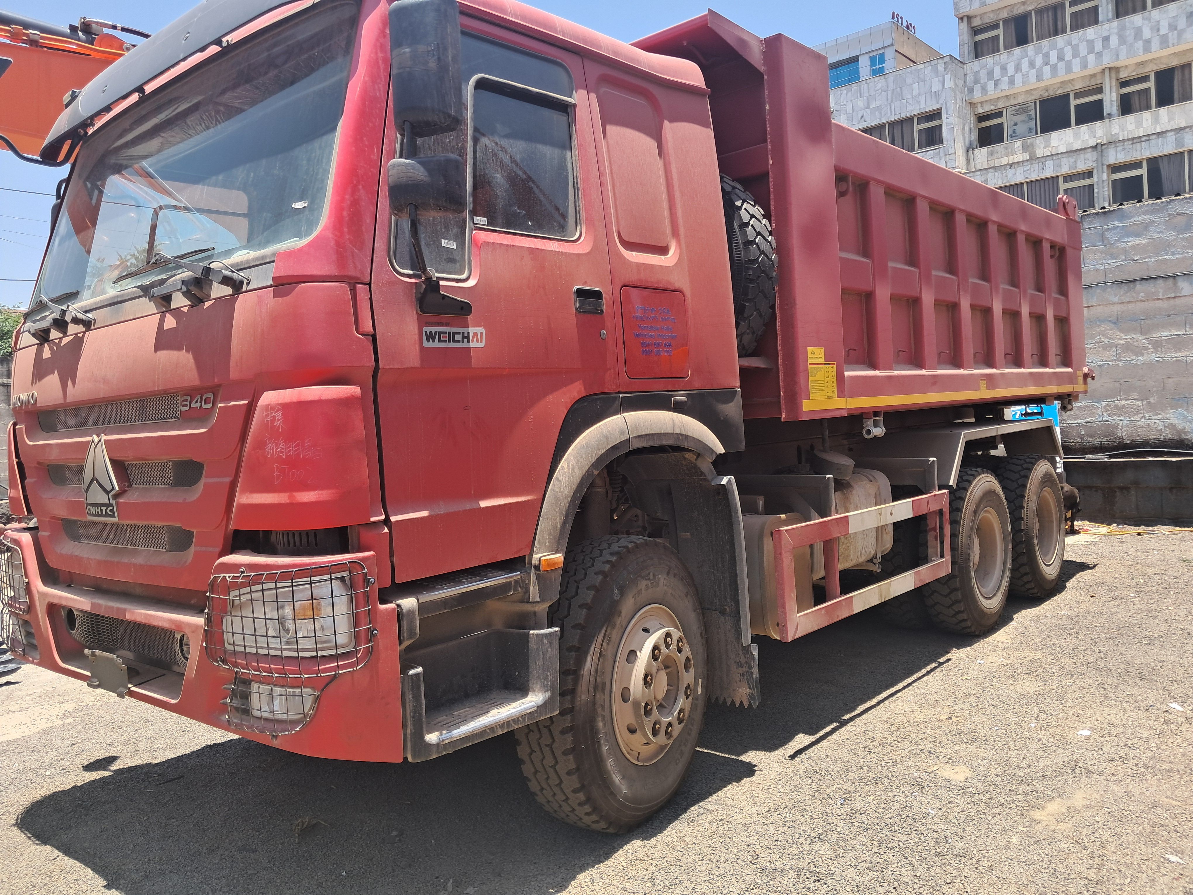 Sino dump truck