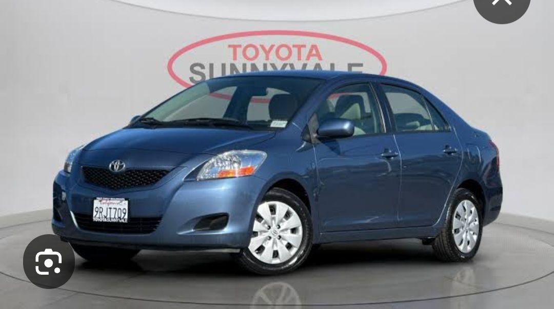 Toyoto Yaris 2010 sedan