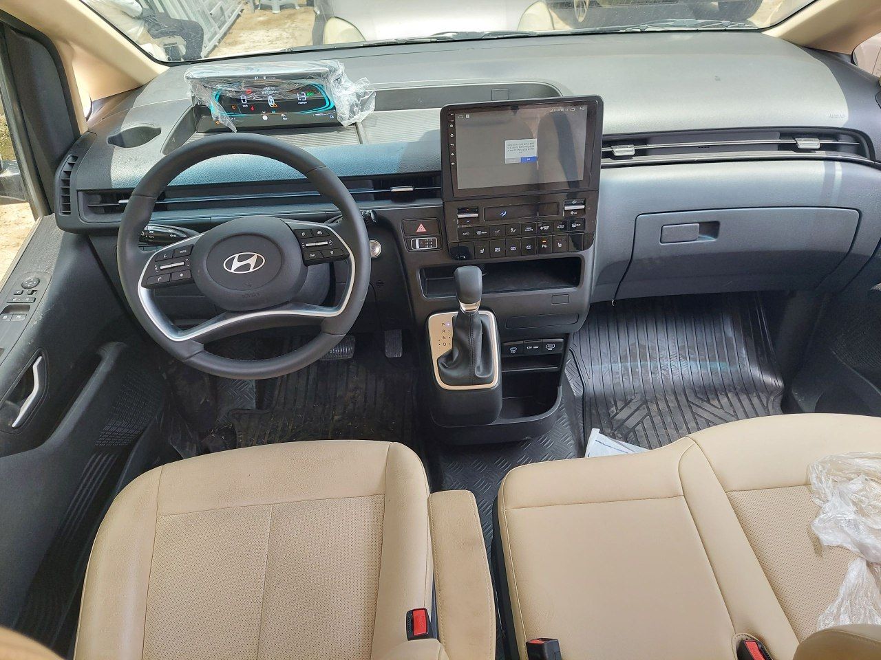 HYUNDAI STARIA HYBRID - Image