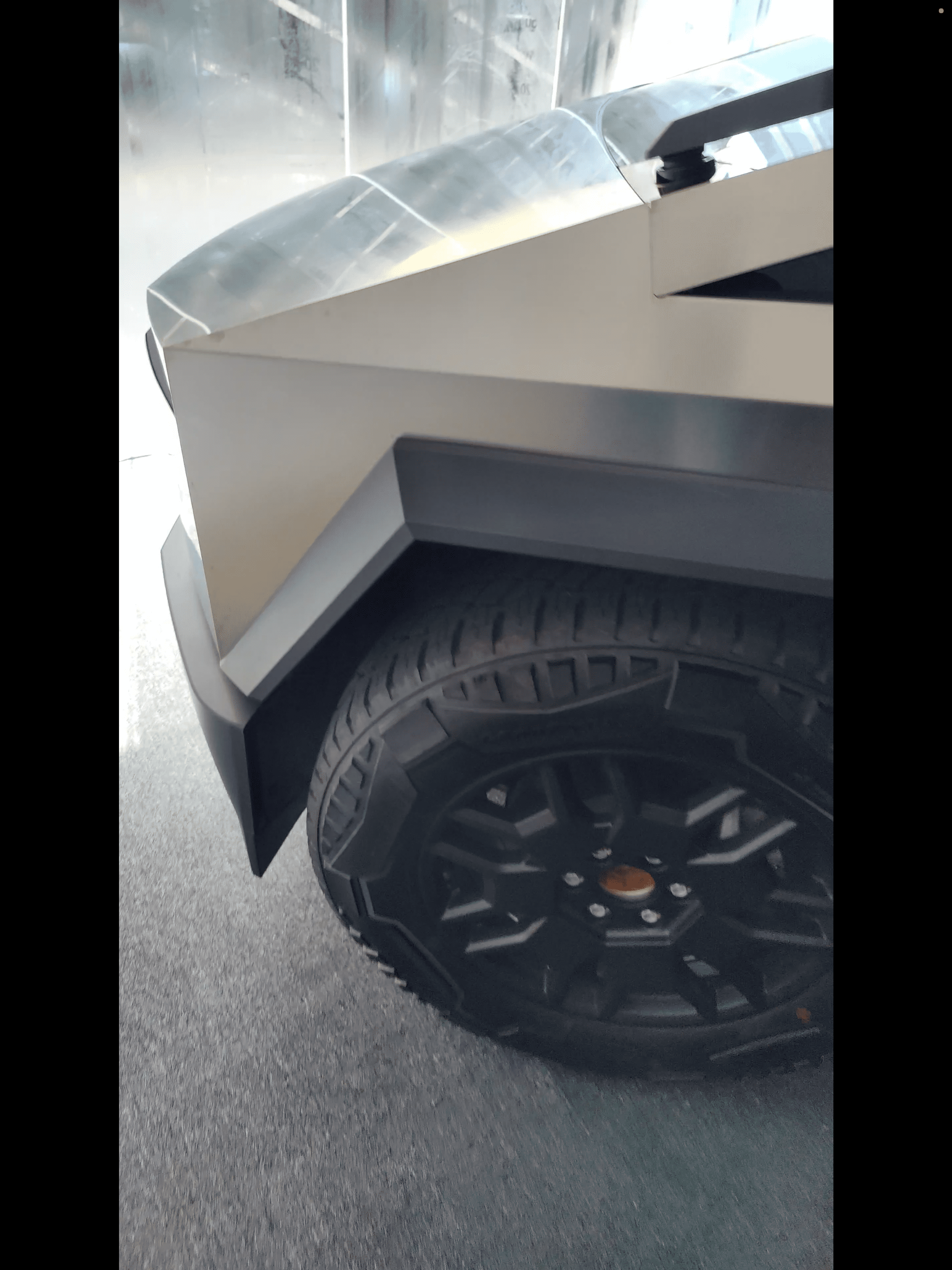 Tesla CyberTruck - Image
