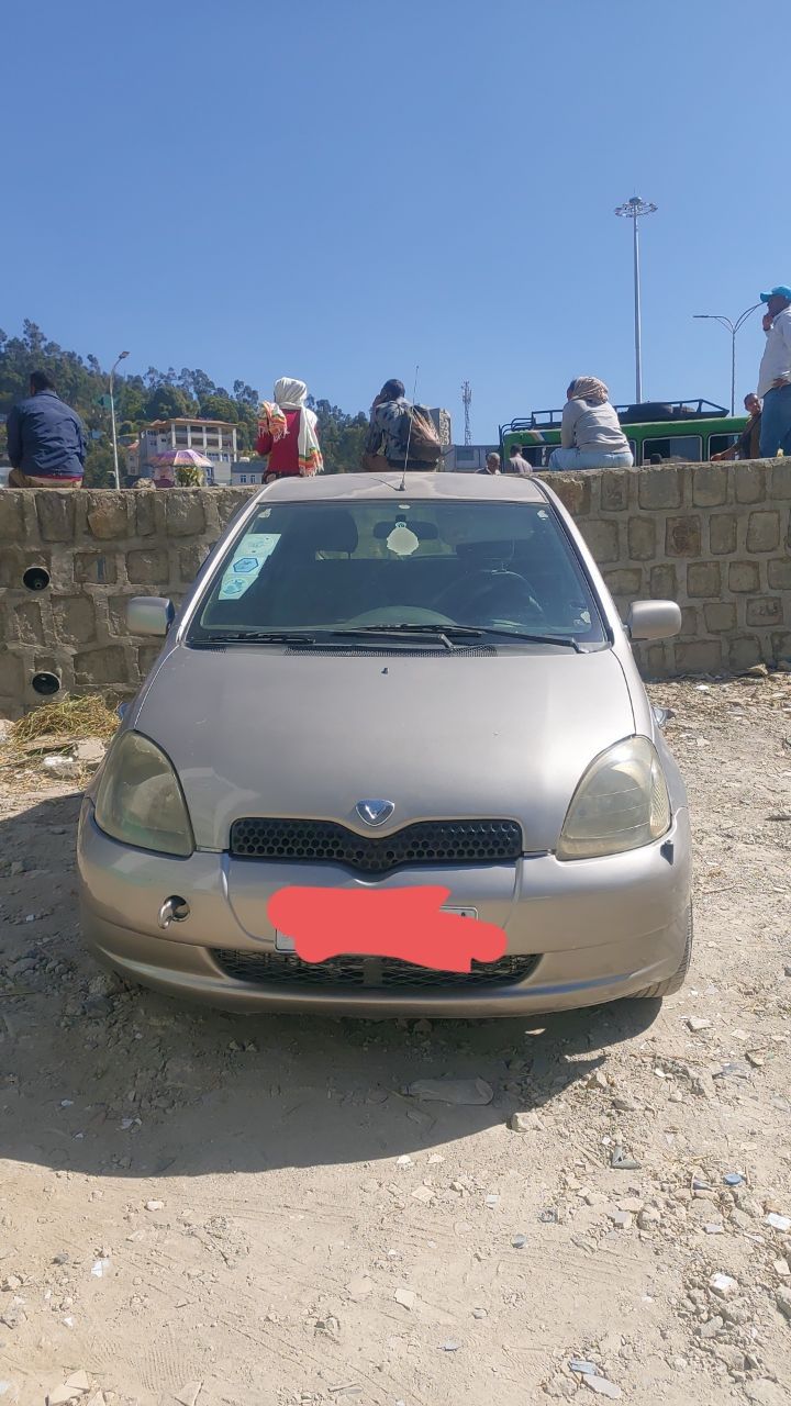 TOYOTA VITZ 2001