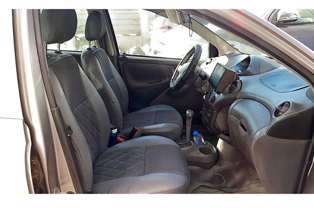 TOYOTA VITZ 2001 - Image