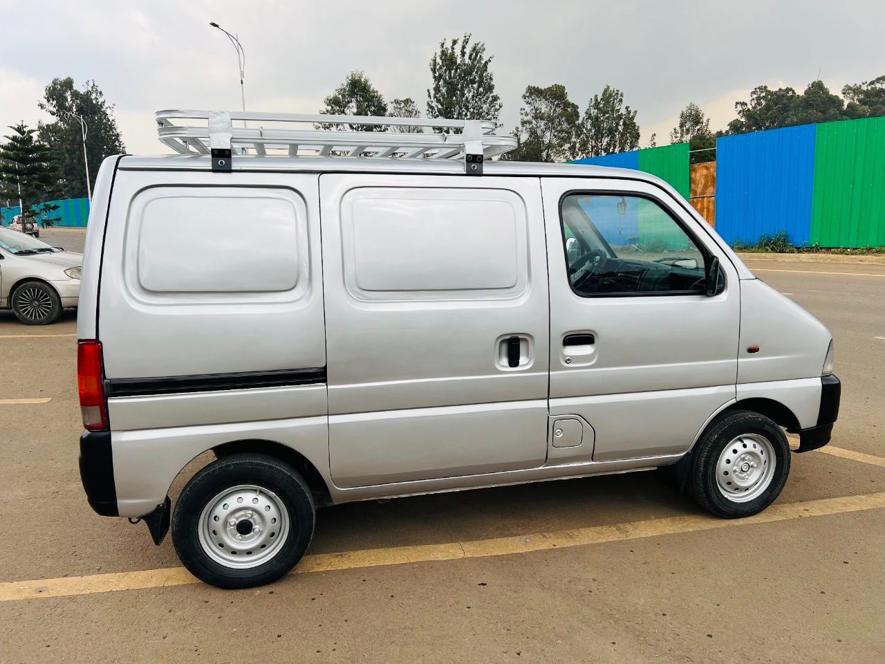 Suzuki carry 1.3 , 4 ፒስተን  1.3 million neg. ባንክ ይመቻቻል - Image