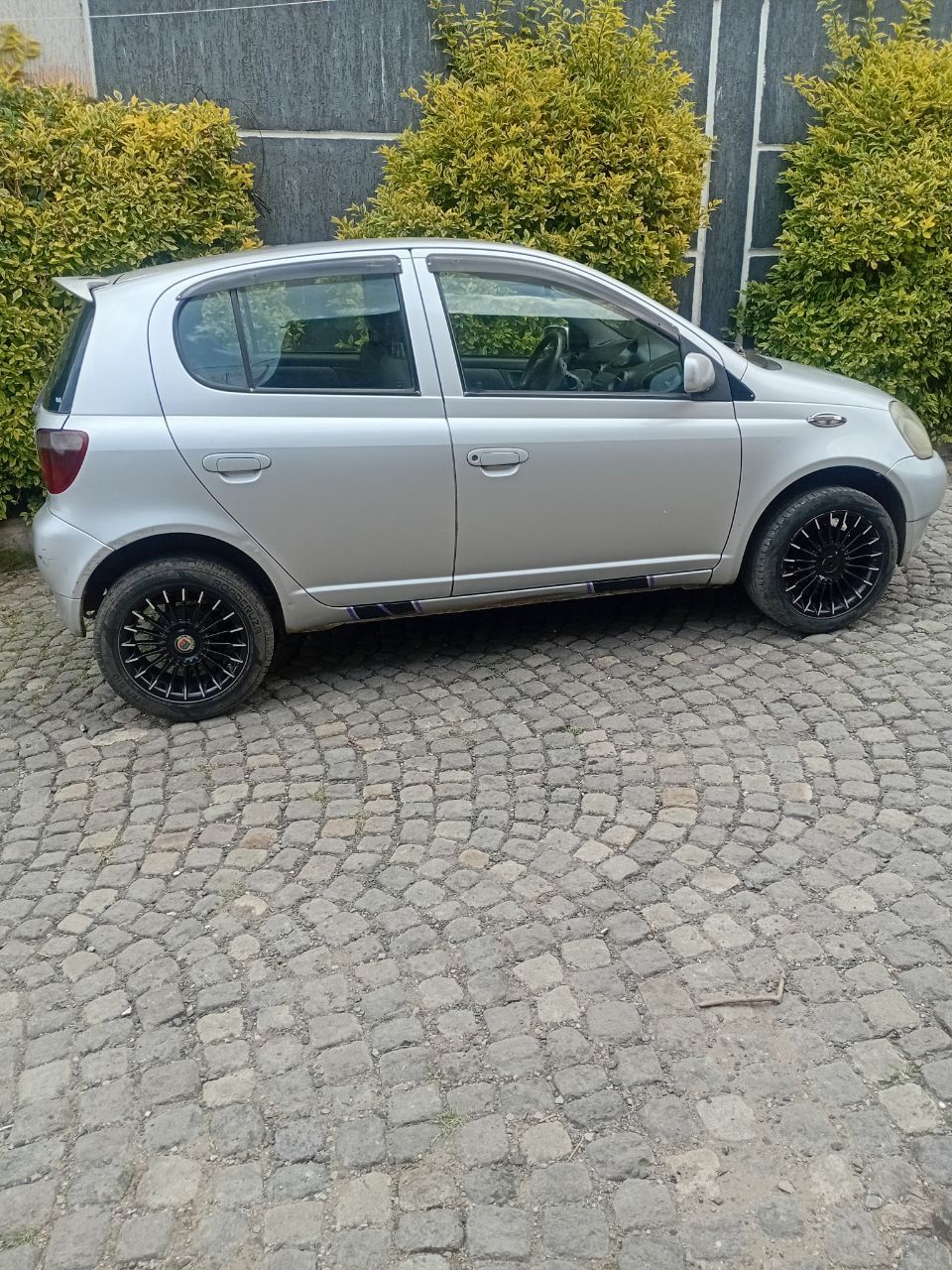 Toyota vitz 2001