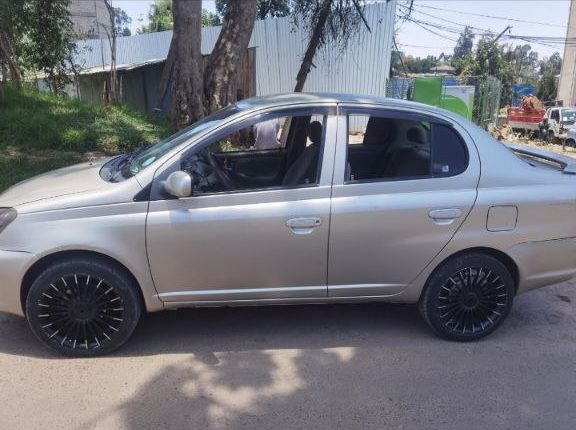 Toyota platz 2005 - Image