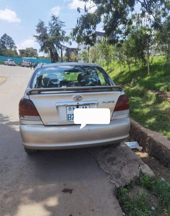 Toyota platz 2005 - Image