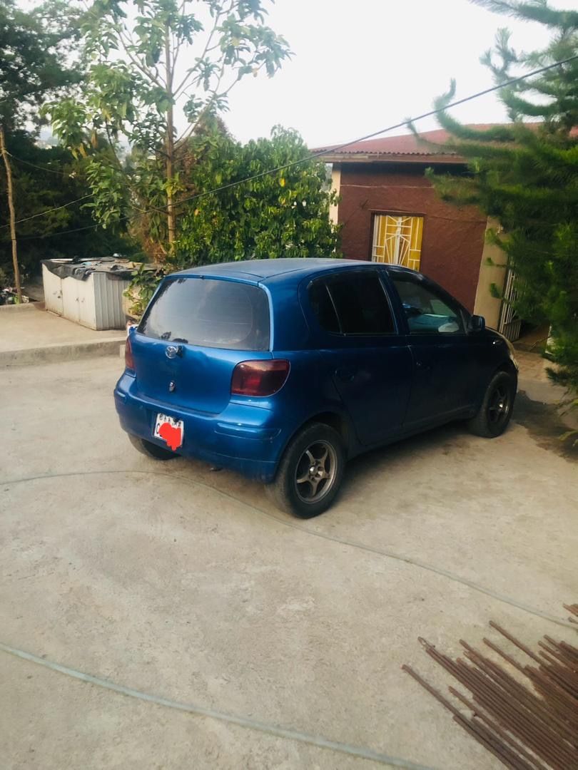 Toyota Vitz 