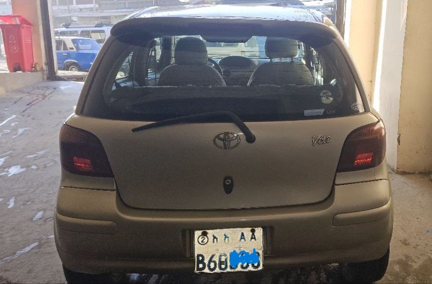 Toyota Vitz 2002 ( Real) - Image